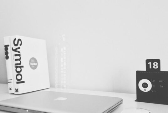 The Perfect Shoes and Bags to Pair With Spring Looks